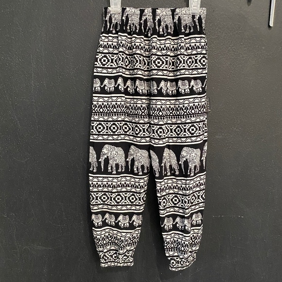 π3/$15π Girls Harem Genie Pants - Picture 1 of 5